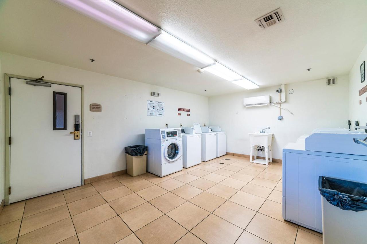 Metro Phx Downstairs Studio Sleeps 4 Ada Accessible Phoenix Exterior photo